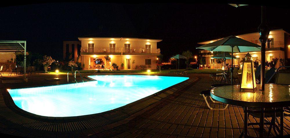 Dafnes Rooms Fourka Bagian luar foto