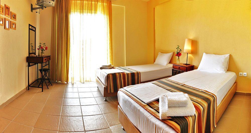 Dafnes Rooms Fourka Bagian luar foto