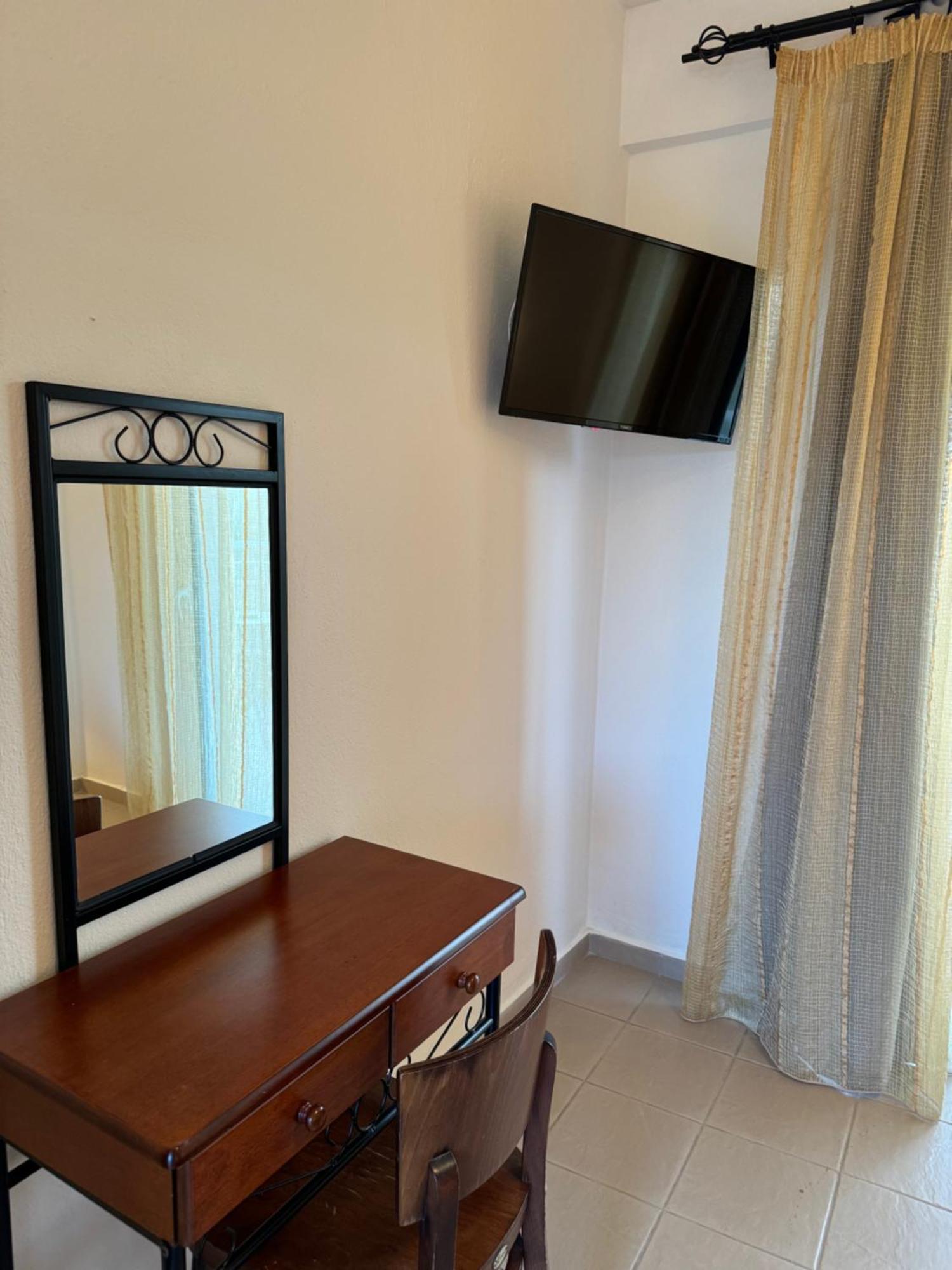 Dafnes Rooms Fourka Bagian luar foto