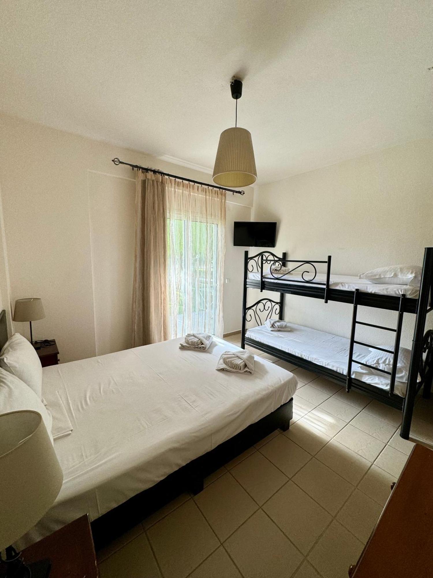 Dafnes Rooms Fourka Bagian luar foto
