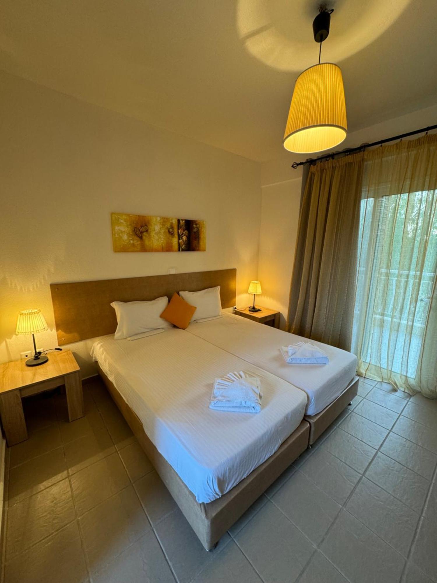 Dafnes Rooms Fourka Bagian luar foto