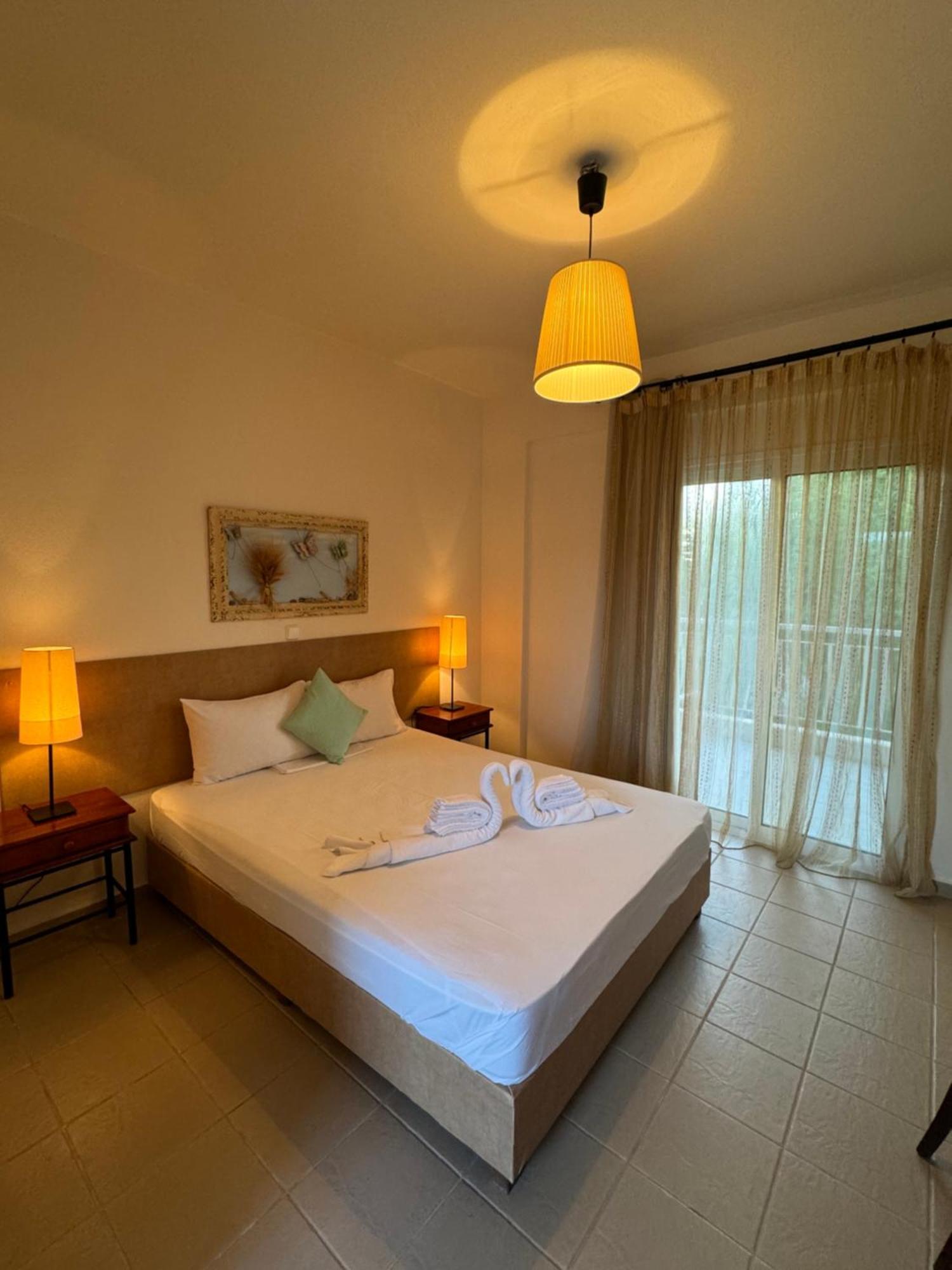 Dafnes Rooms Fourka Bagian luar foto